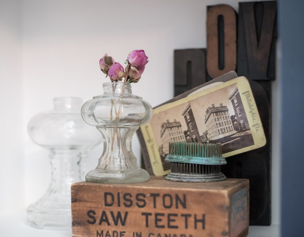 Vintage vignette - How to bring drama into your home without the DRAMA – cozy living | Vinyet Etc