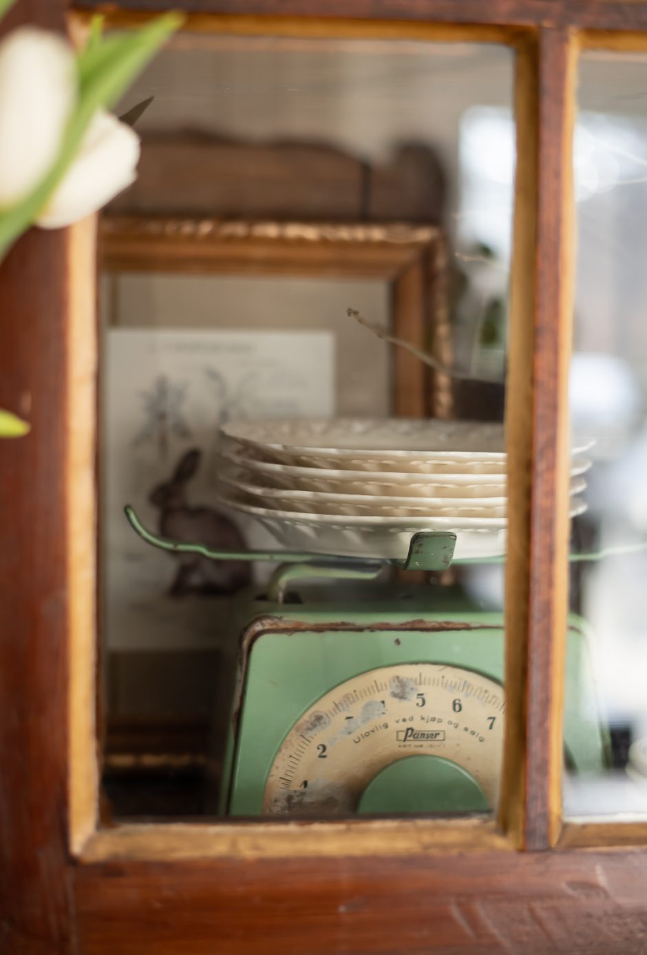 cozy-vintage-spring-cabinet-cozy-living-vinyetetc
